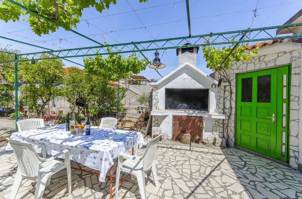 Apartments Branka Trogir Exterior foto