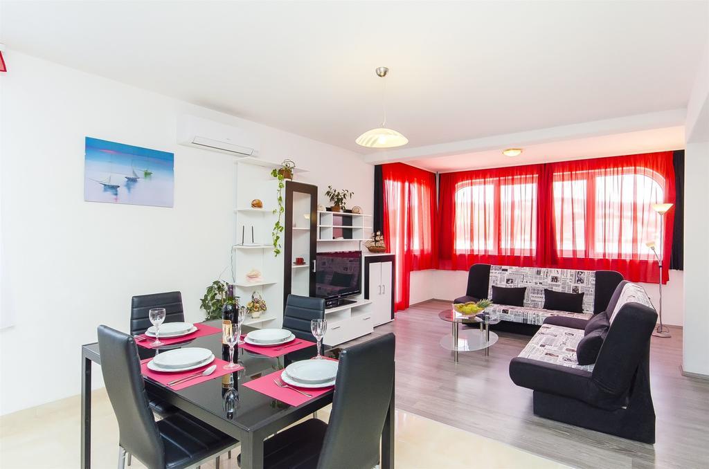 Apartments Branka Trogir Exterior foto