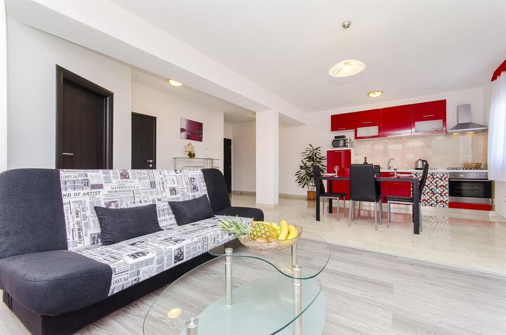 Apartments Branka Trogir Exterior foto