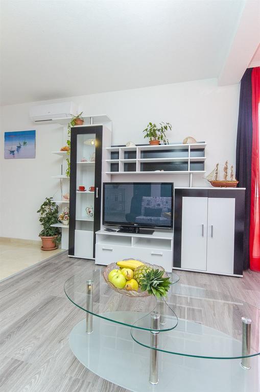 Apartments Branka Trogir Exterior foto