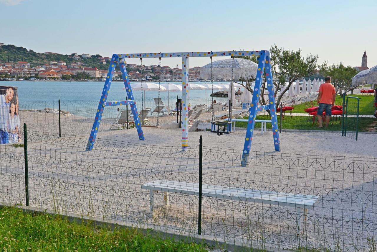 Apartments Branka Trogir Exterior foto